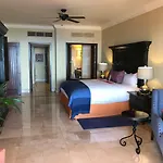 Condo Located At Pueblo Bontio
