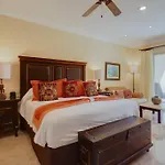 Beachfront Resort Living At Villa La Estancia