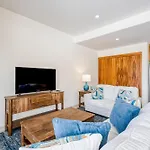 Vista Mare Oasis