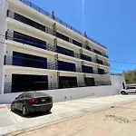 Beautiful New Condo Sea Breeze