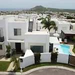 Spectacular House In Cabo With Private Pool & Bbq!