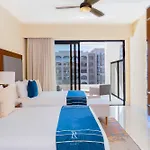 Two Bedroom Suite Pool View - Villa La Valencia