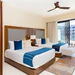 Two Bedroom Suite Pool View - Villa La Valencia