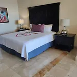 Pueblo Bonito Sunset Beach Golf & Spa Resort