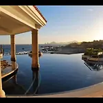 Paradise Family Suite @ Cabo San Lucas