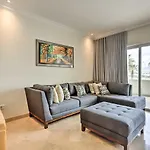 Modern Condo With Jetted Tub, Balcony And Ocean View!