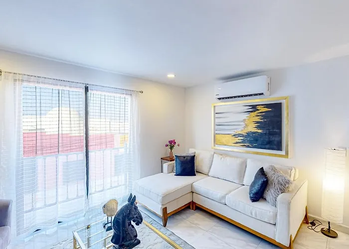 Alina 203A @ Morgan Residences