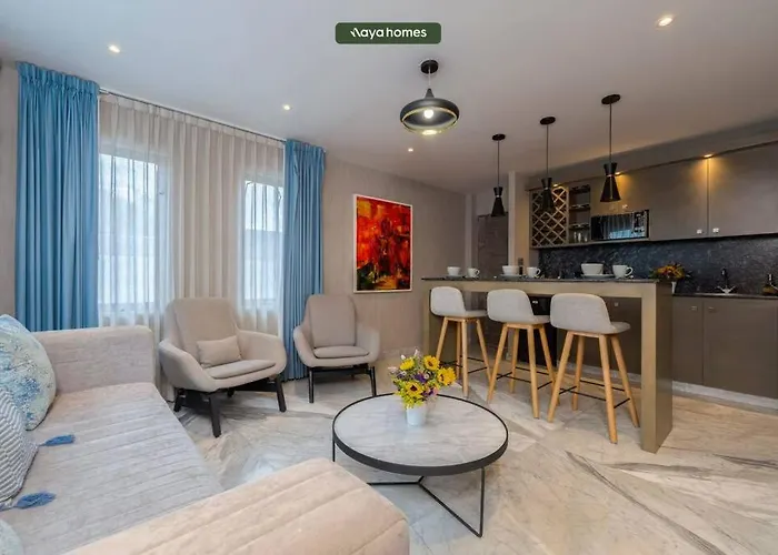 Luxury Condo In The Heart Of The Marina