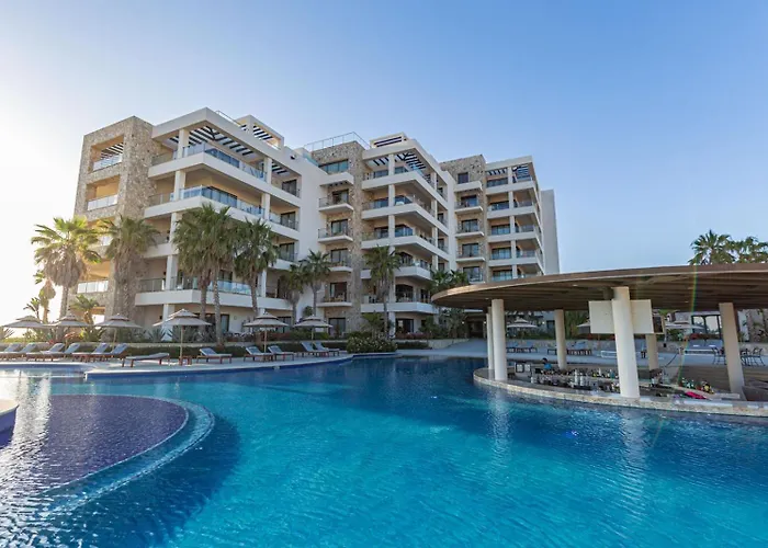 Oceanfront Chic Retreat Studio-Golf-Spa-Jacuzzi & More!