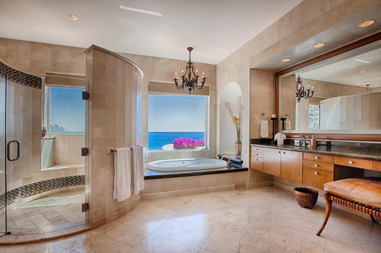 Beachfront Pedregal With Staff Marcella *