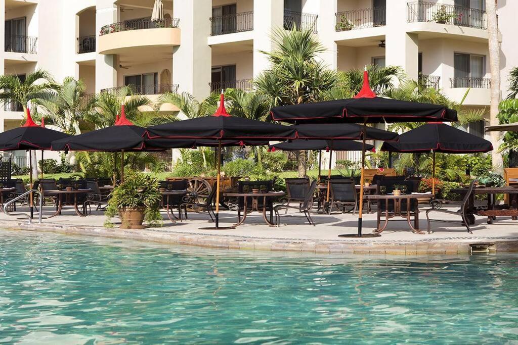 Beachfront Living At La Cabo San Lucas