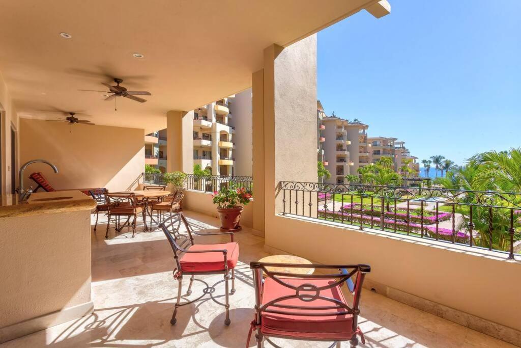 Beachfront Living At La Cabo San Lucas