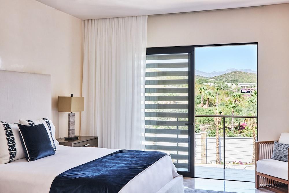 Hotel Chileno Bay & Residences, Collection