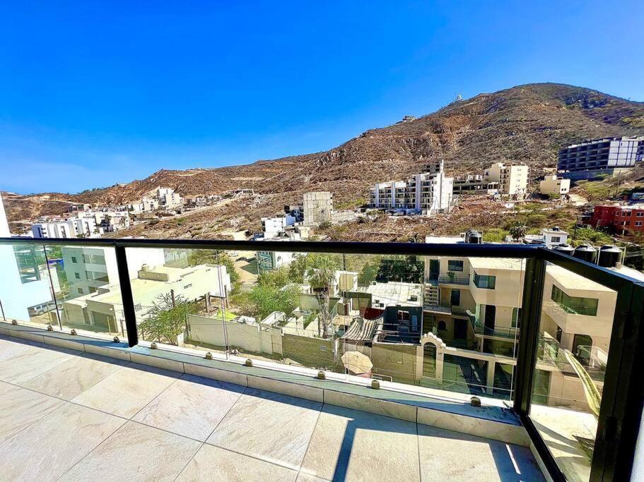 Apartment New Deluxe 2br-2bth, 2 King Beds, 1 Gig - Speed Wi-fi, Pool, Huge Patio, Close To The Beach, Marina And Night Life. *