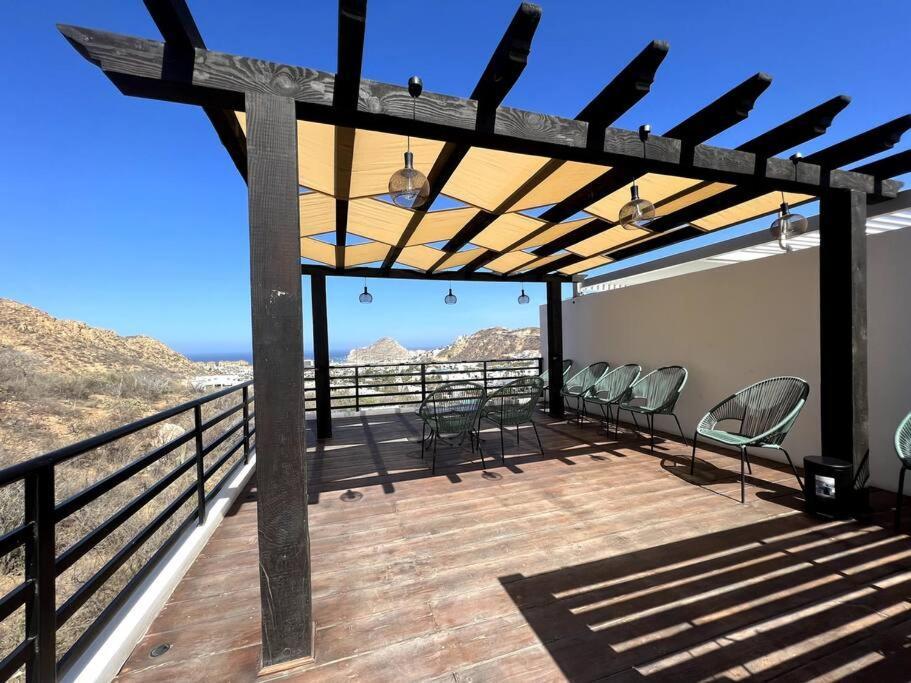 New Deluxe 2br-2bth, 2 King Beds, 1 Gig - Speed Wi-fi, Pool, Huge Patio, Close To The Beach, Marina And Night Life. Apartment Cabo San Lucas