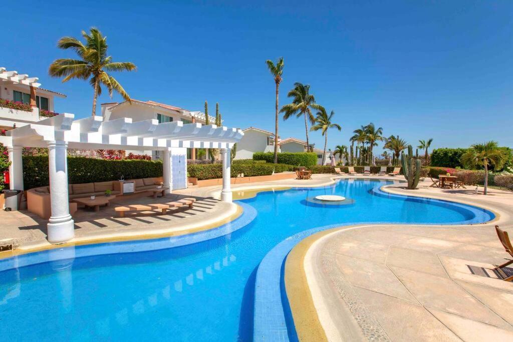 Neptuno, Beautiful * Cabo San Lucas