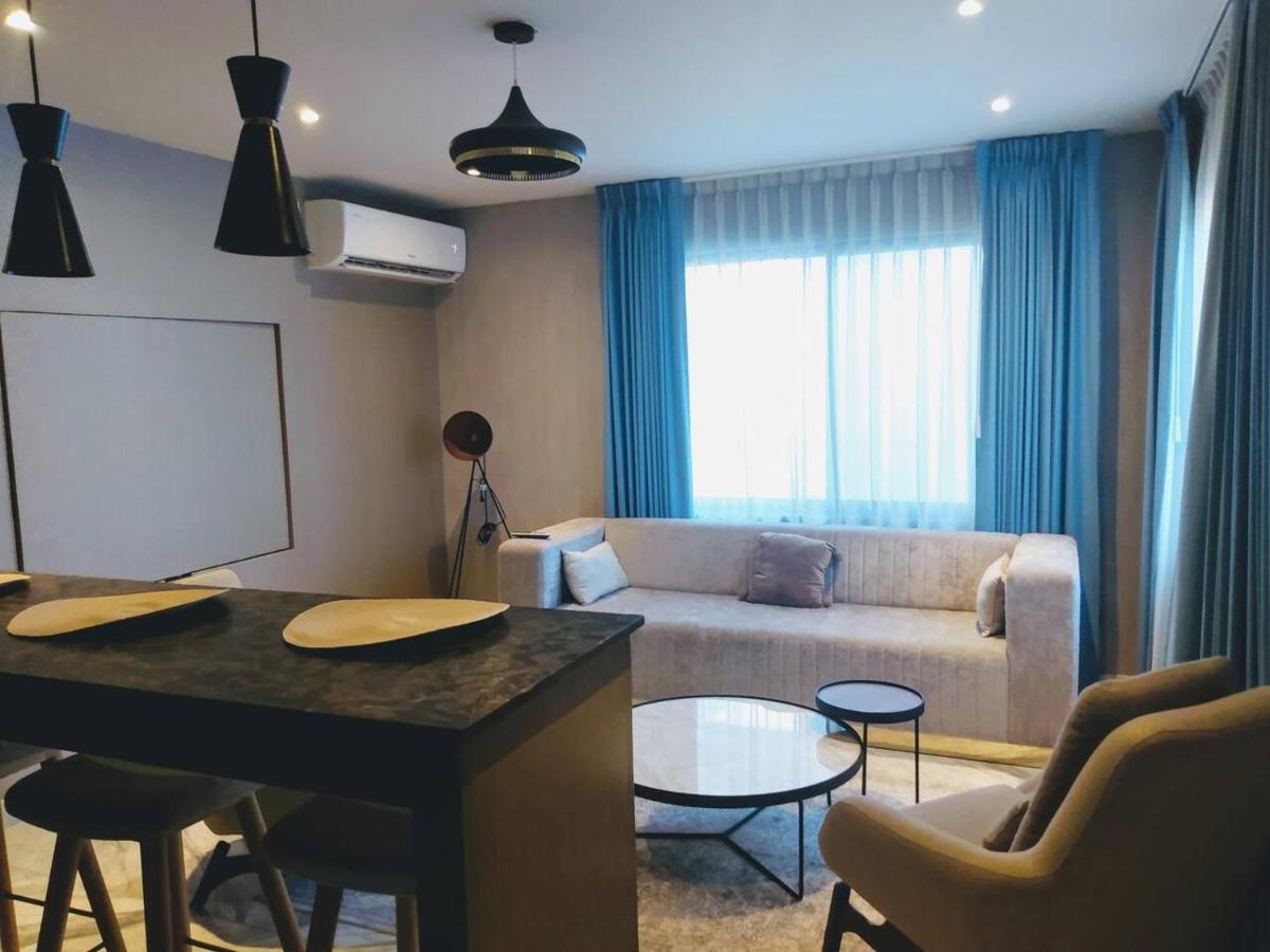 Elefant In Cabo's Touristic Downtown Apartment *