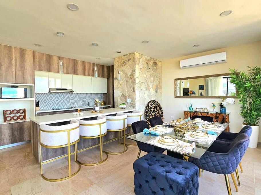 Amazing Panoramic View From Penthouse In Pedregal Apartment *