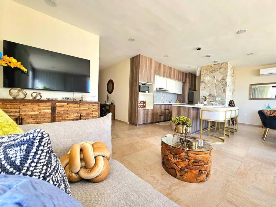 Amazing Panoramic View From Penthouse In Pedregal Apartment *