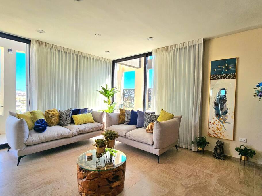 Amazing Panoramic View From Penthouse In Pedregal *