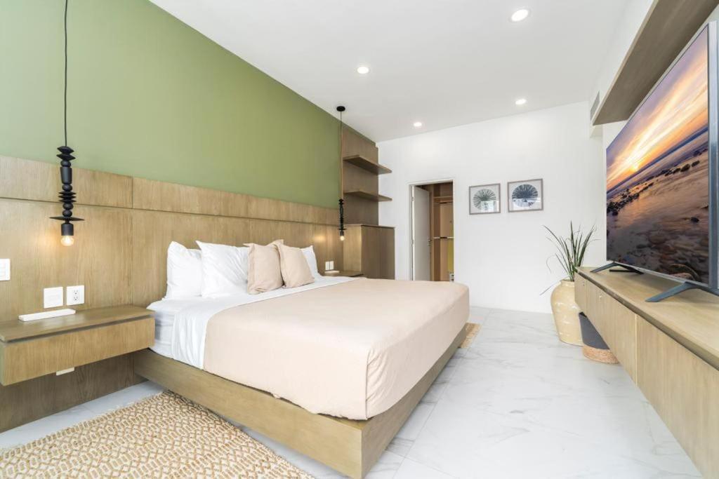 New 3br With Exceptional Location With Pool Apartment *