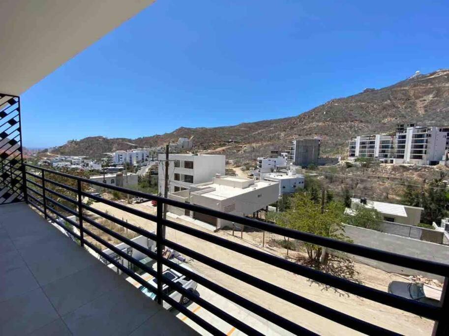 Beautiful New Sea Breeze Apartment *