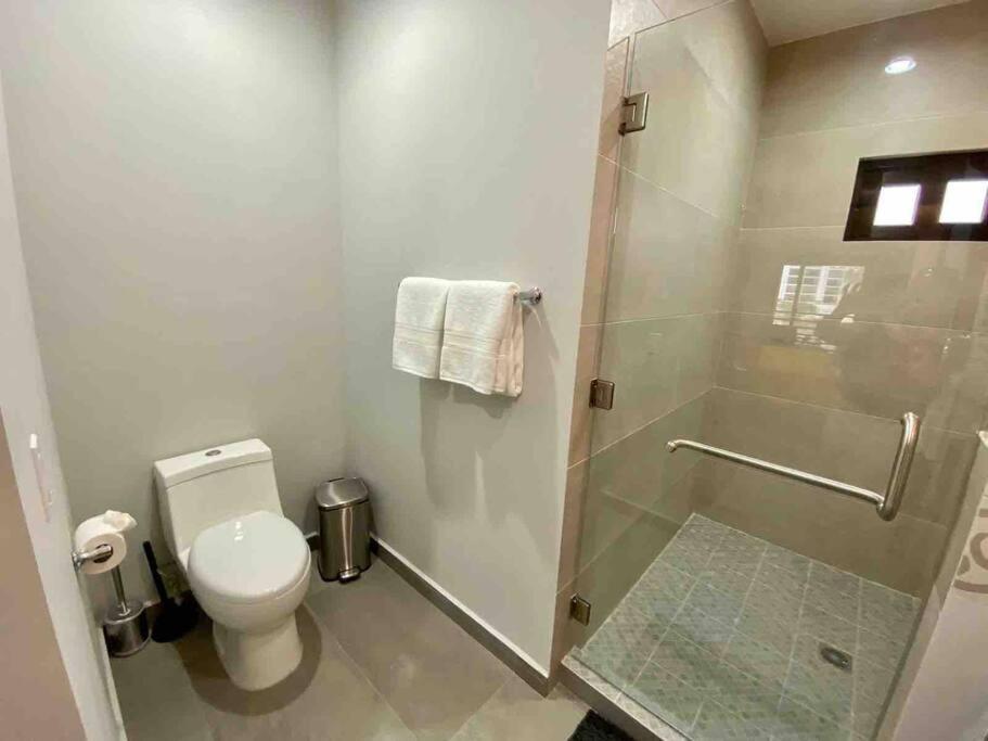 Beautiful New Sea Breeze Apartment