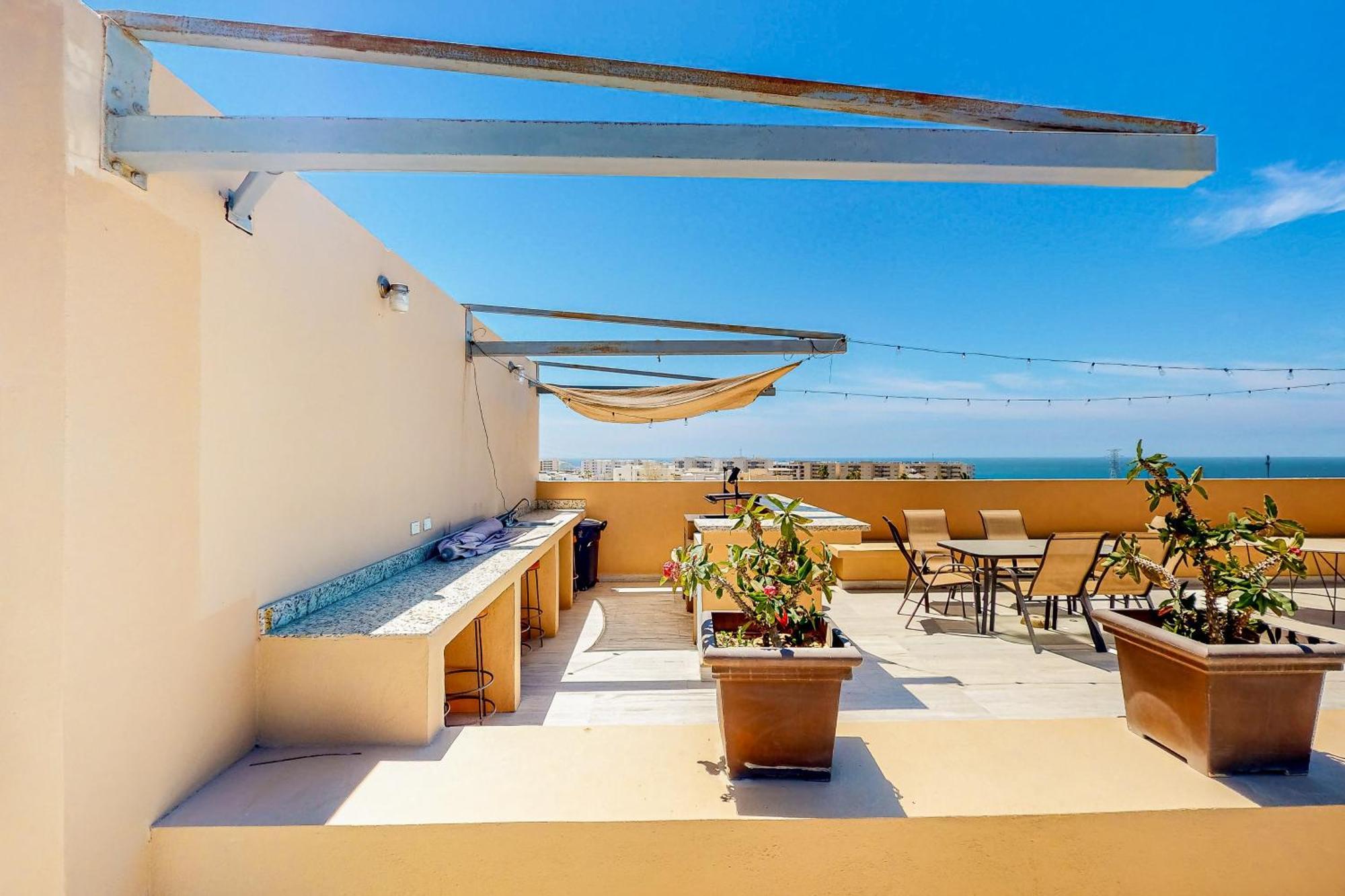 Rooftop Retreat At Colinas Del Tezal 202 Apartment