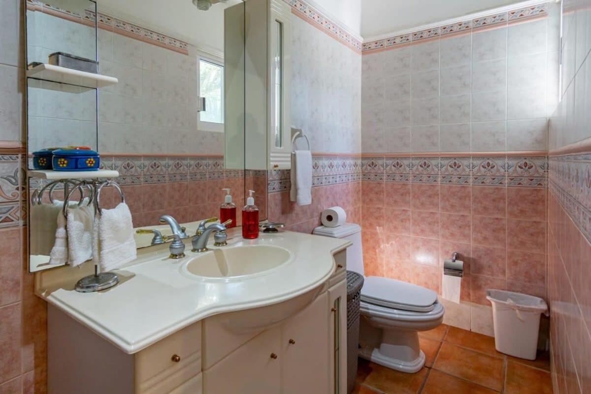 Villa Calafia Spacious W Private Tennis *