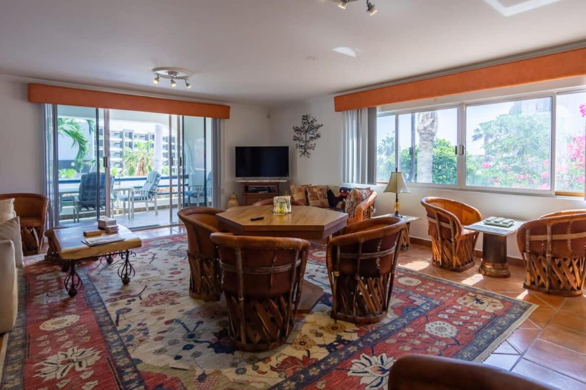 Calafia Spacious W Private Tennis Villa *