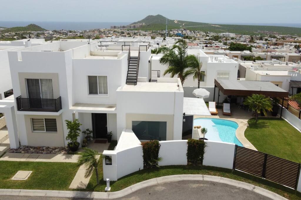Spectacular House In Cabo With Private Pool & Bbq!