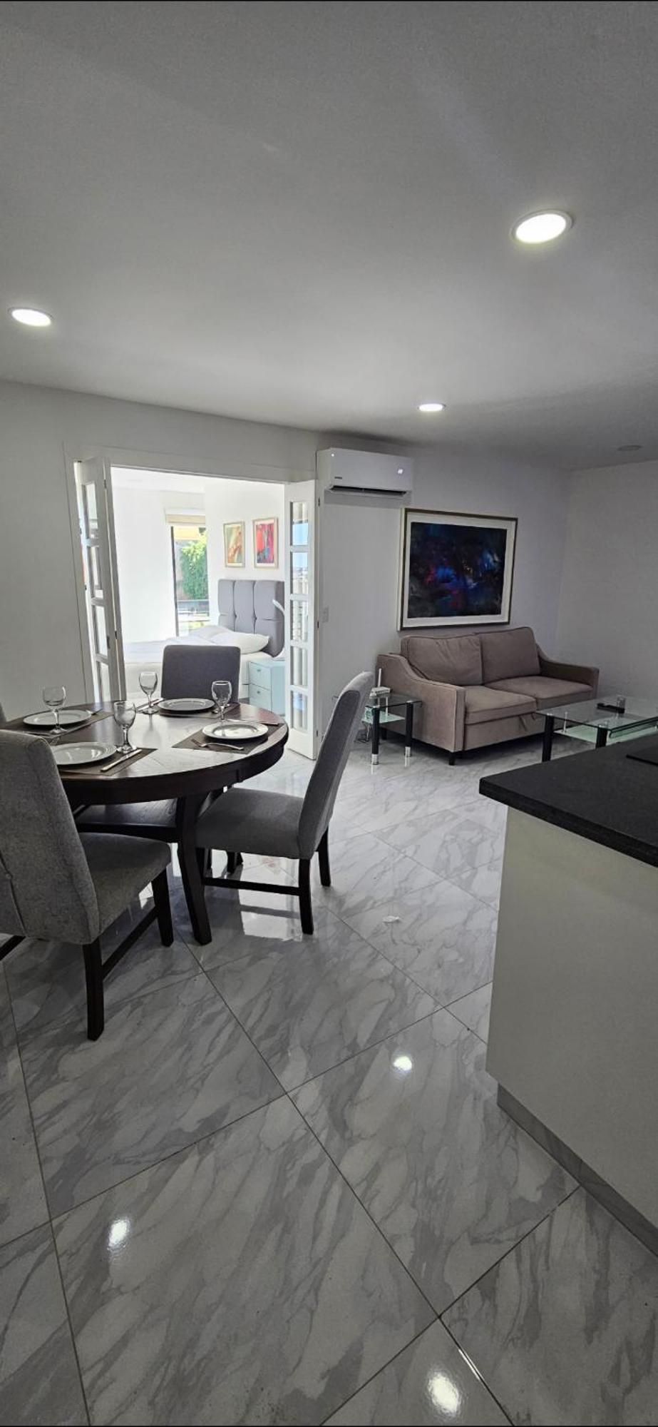 Elegant In An Upscale Building *