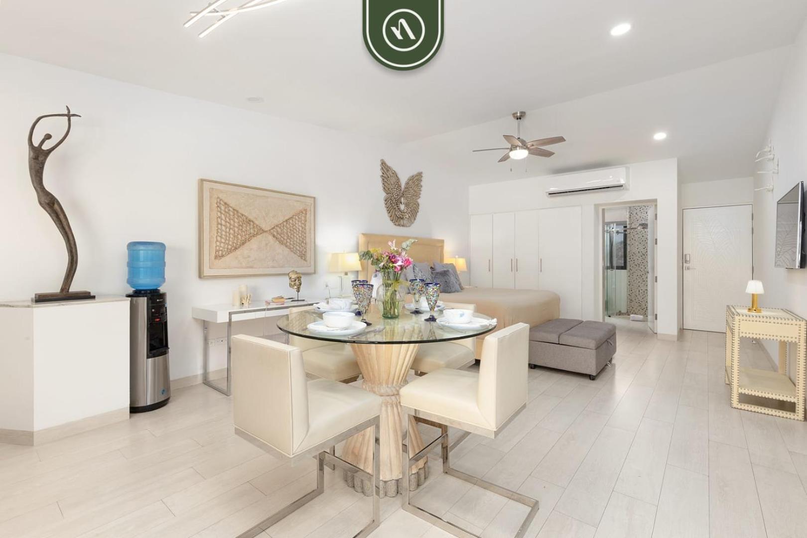 Apartment Oceanfront 1 Bedroom - Pool - - King Bed *