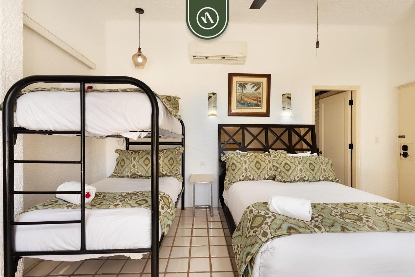 Mexican-style 3 Bedroom - Oceanfront Pool - Apartamento Cabo San Lucas