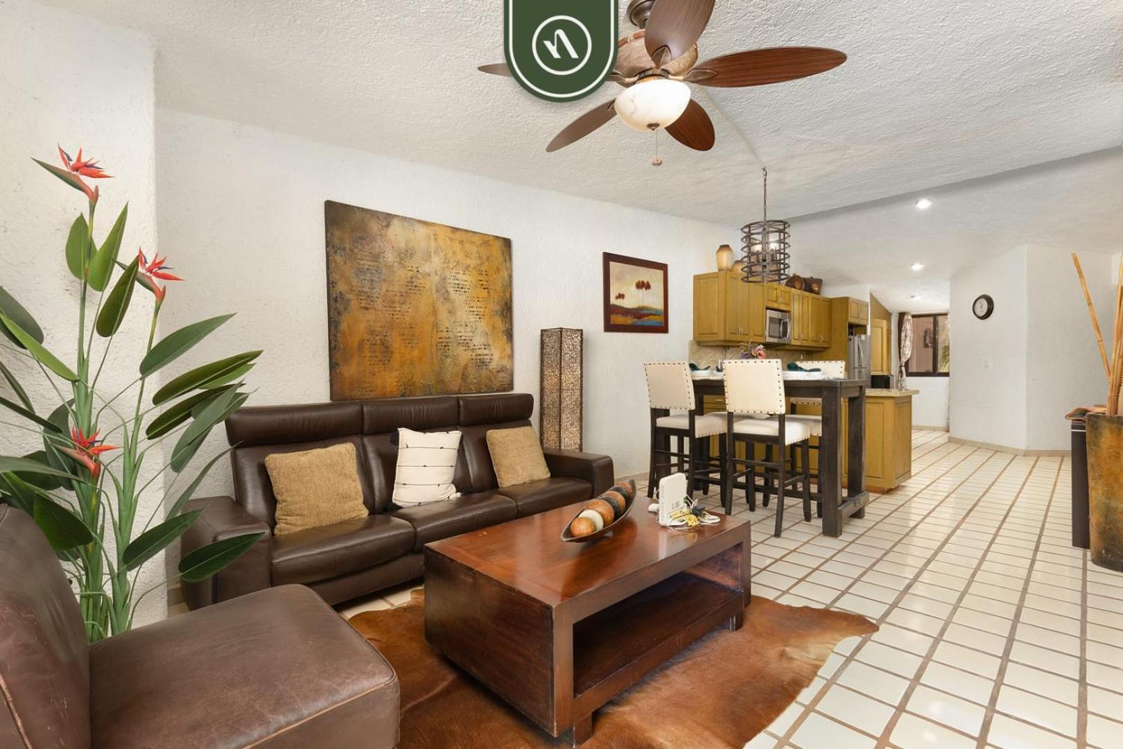 Oceanfront With Private Balcony - Pool Apartment Cabo San Lucas