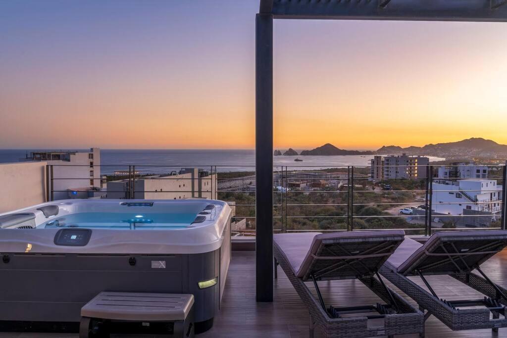 View Rooftop With Heated Jacuzzi *