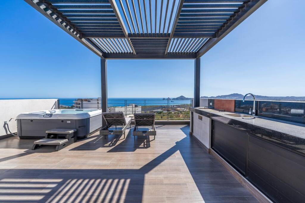 View Rooftop With Heated Jacuzzi *