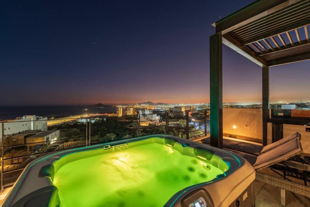 View Rooftop With Heated Jacuzzi *
