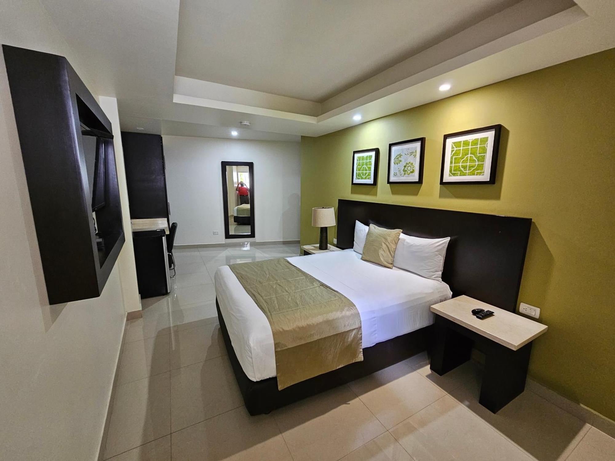Maria Elena Hotel Cabo San Lucas