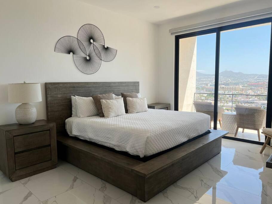 Elegant Oceanview Near Dt Apartment