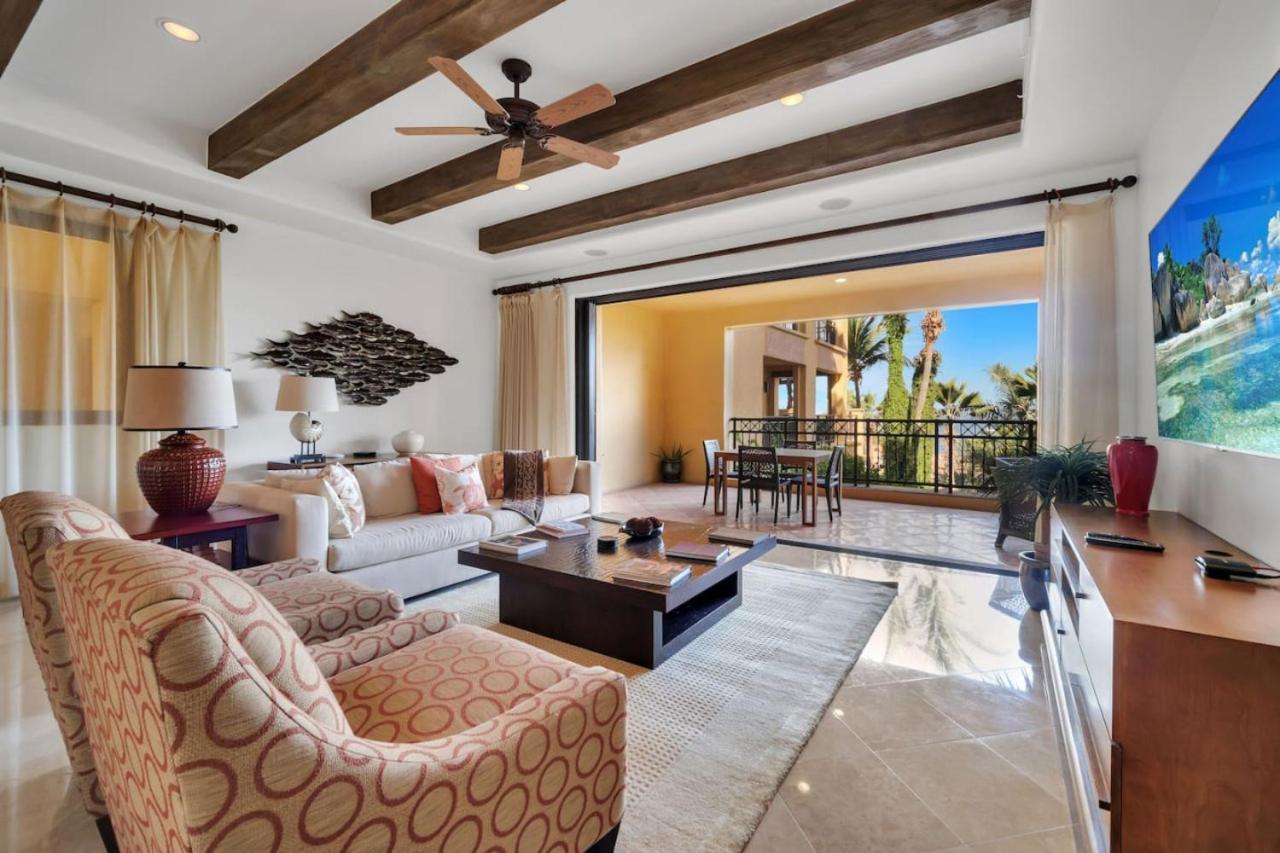1 Bd 5-star Beachfront Paradise