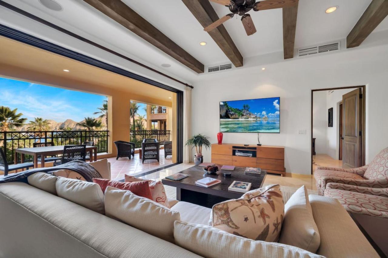 1 Bd 5-star Beachfront Paradise Holiday home *