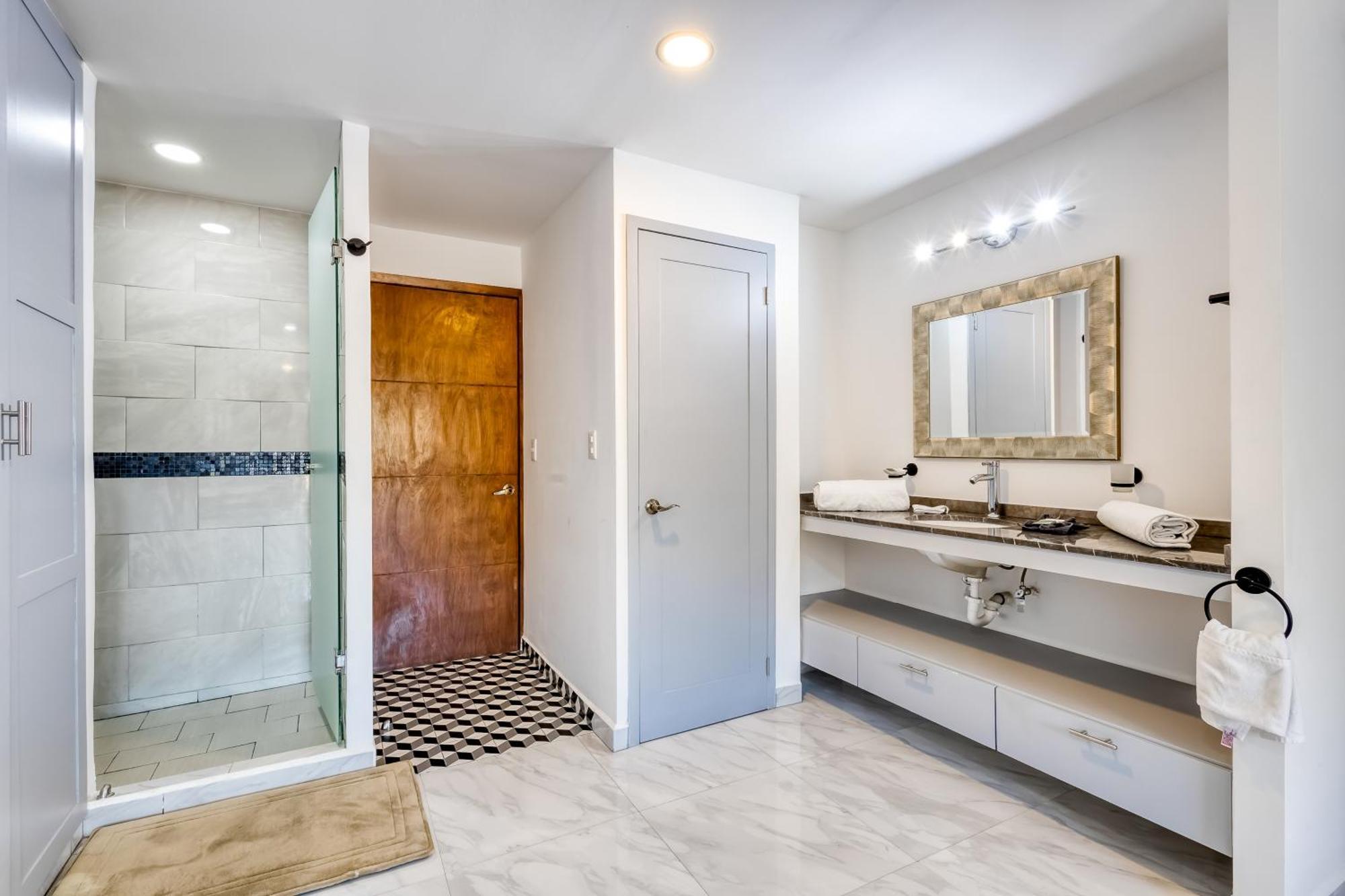 Cabo Cove 408 B *