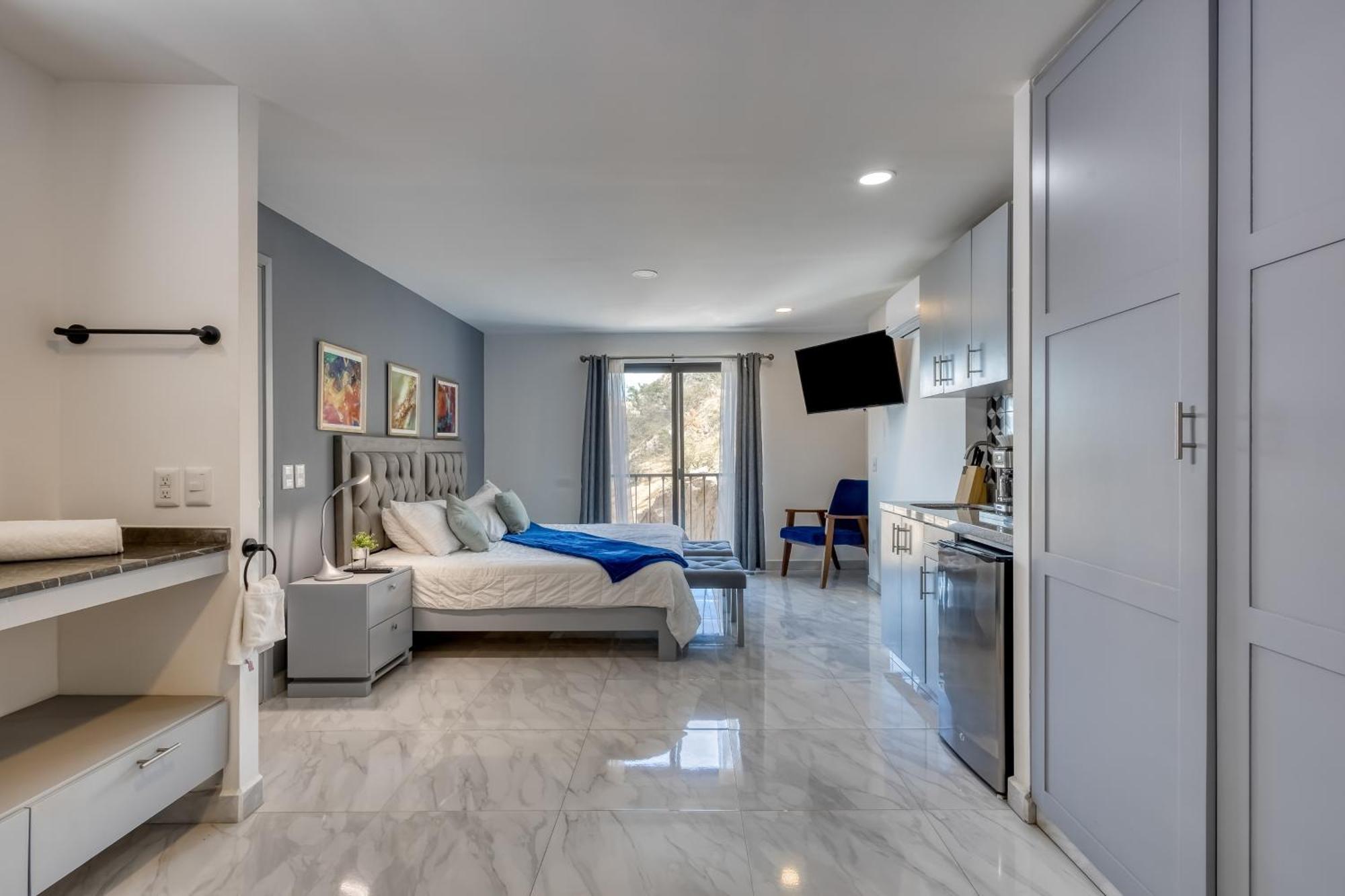 Cabo Cove 408 B *