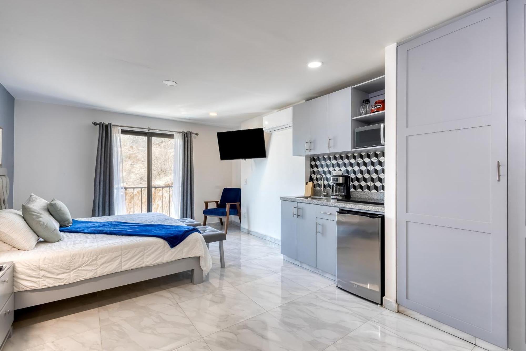 Cabo Cove 408 B Hotel