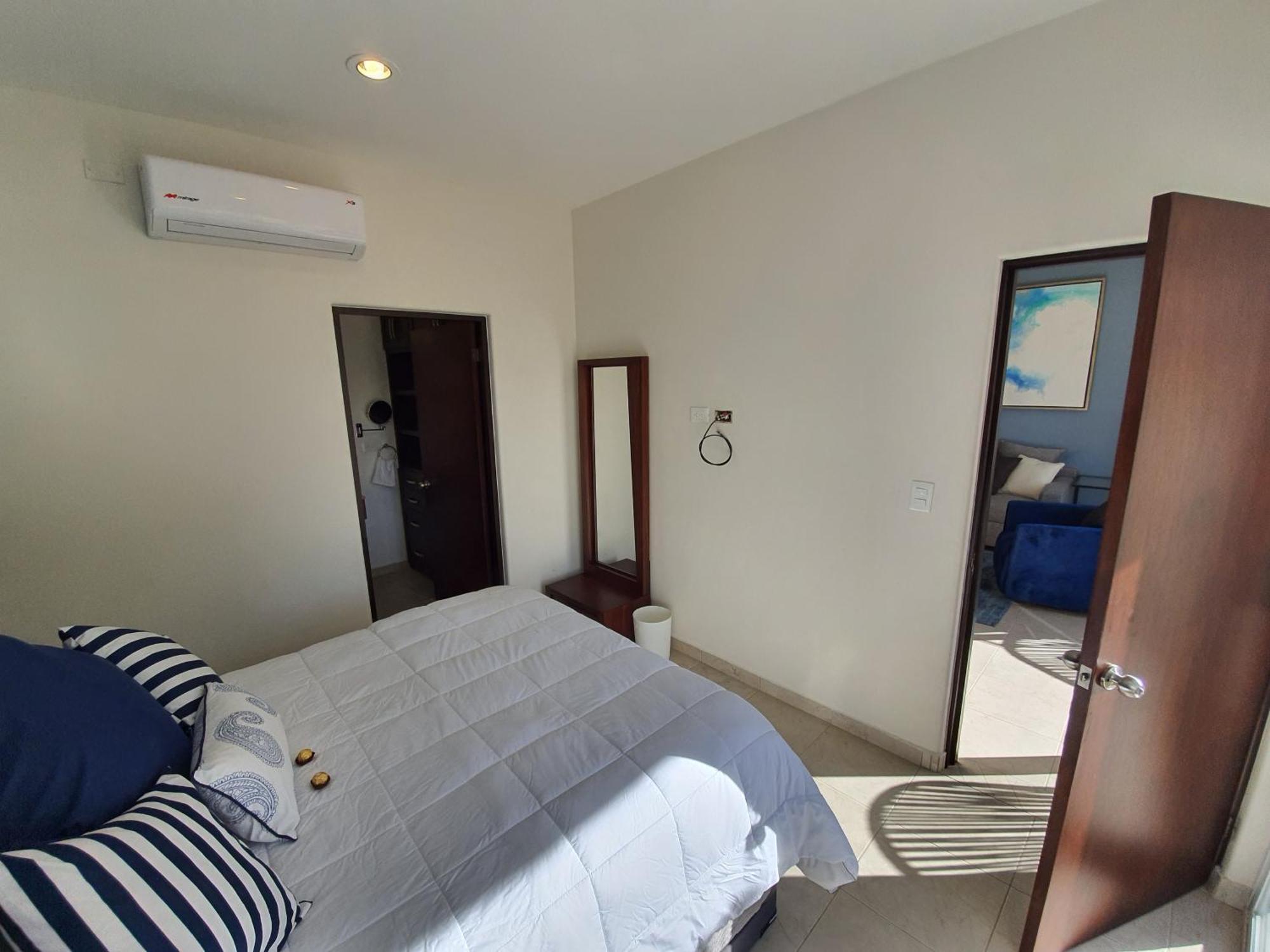 Bliss Retreat, Renovated With Rooftop Pool, Grill, And Game Night Vibes!