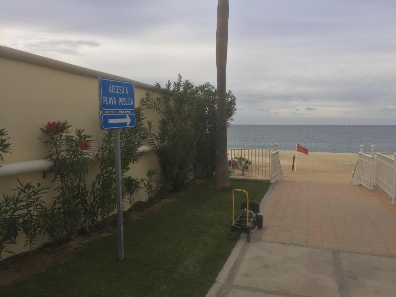 Apartment Bliss Retreat, Renovated With Rooftop Pool, Grill, And Game Night Vibes! Cabo San Lucas