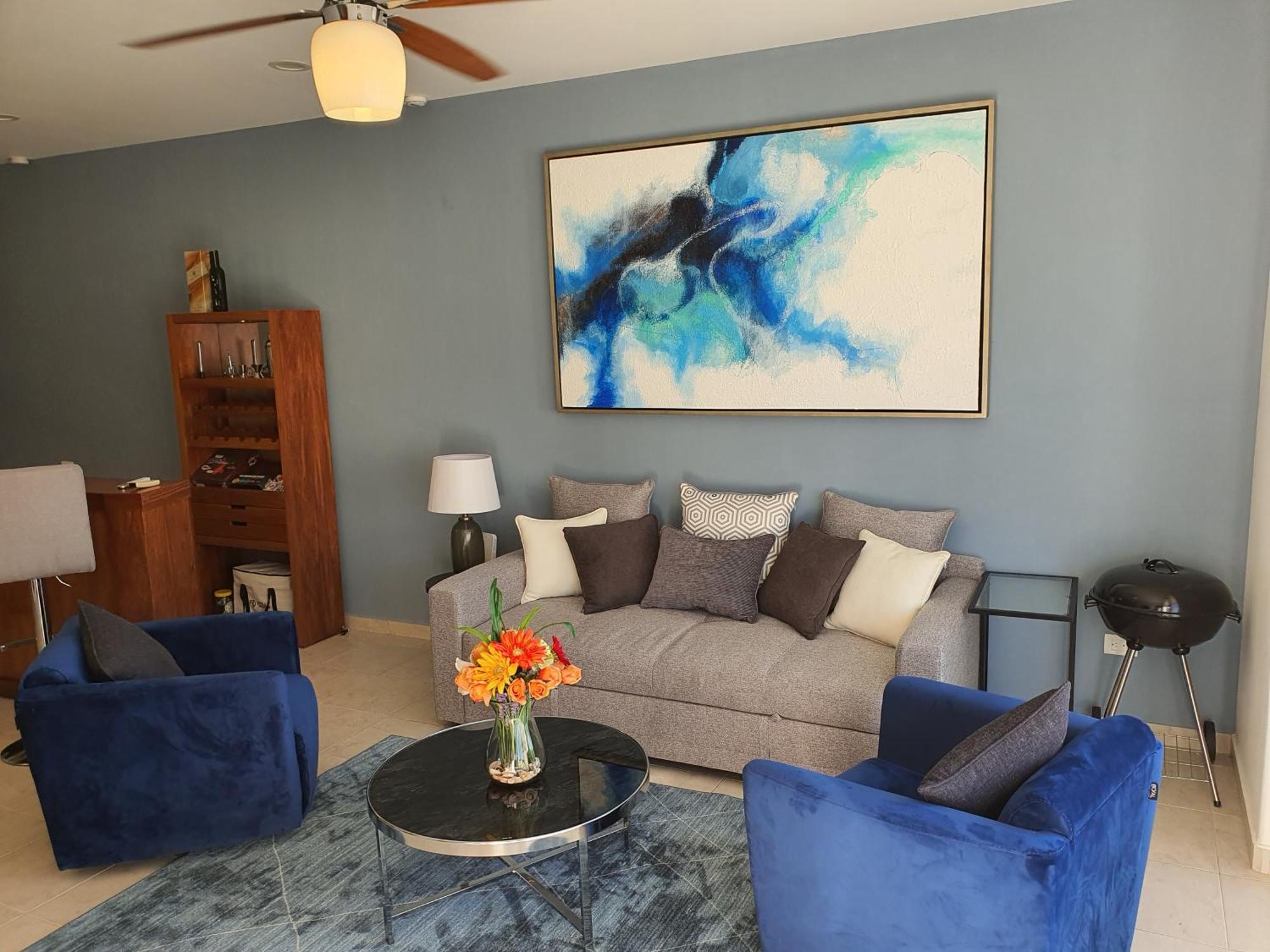 Apartment Bliss Retreat, Renovated With Rooftop Pool, Grill, And Game Night Vibes! *