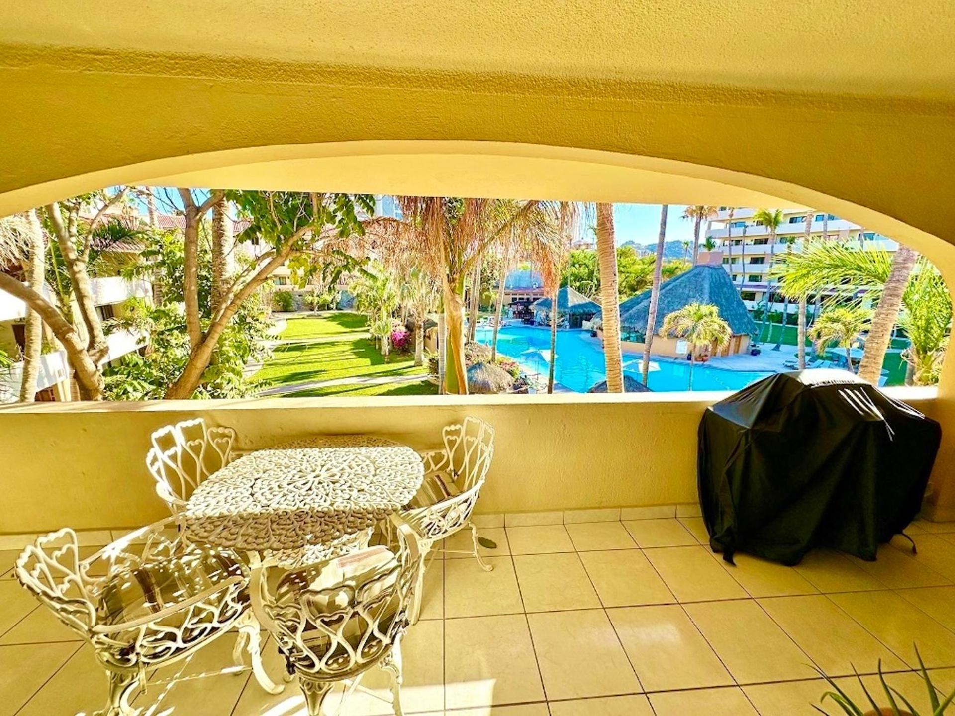 Walk Everywhere 2br2ba Valuecabocondo Is It! Apartment