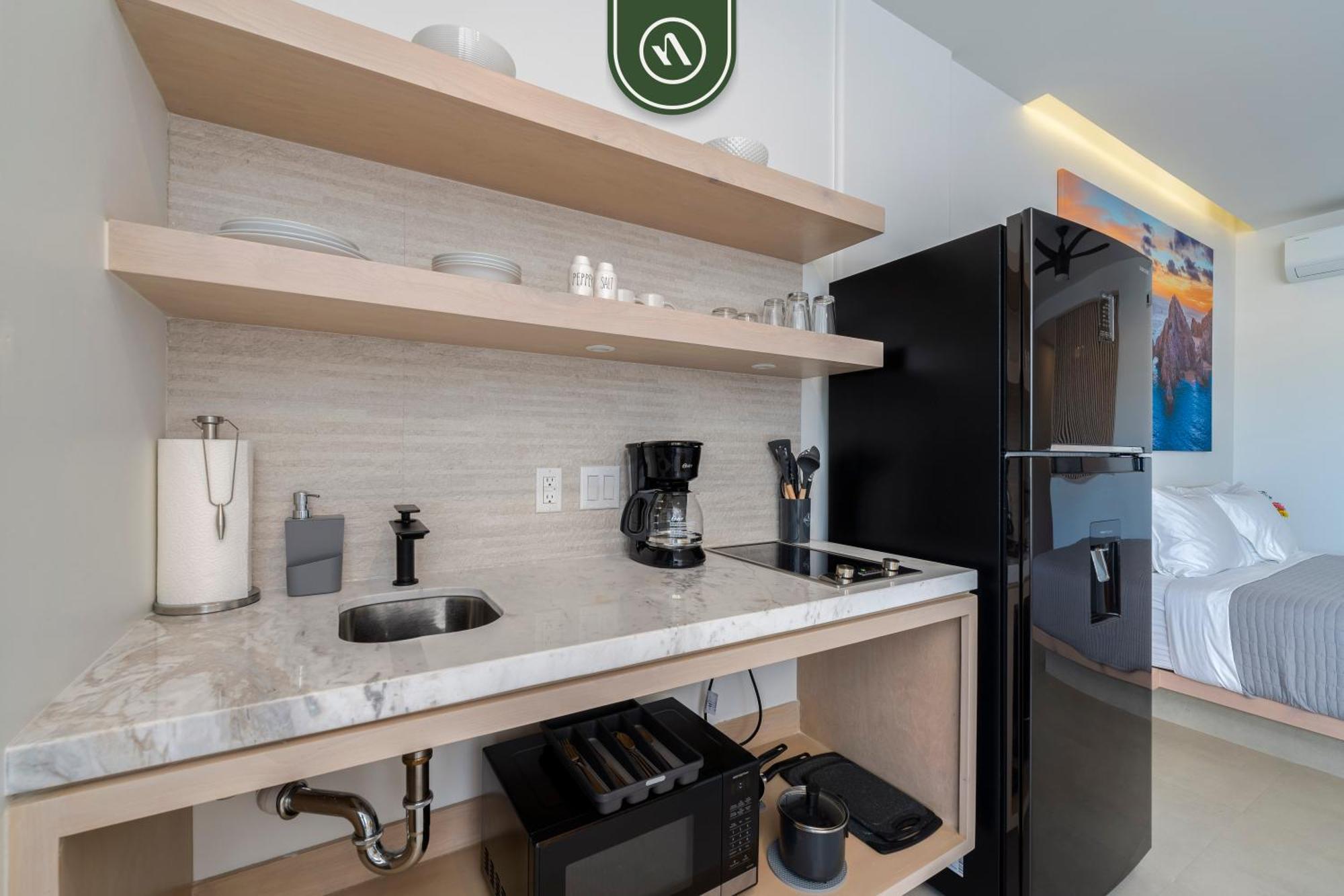 Apartment Near Marina - Downtown - Pool - King *